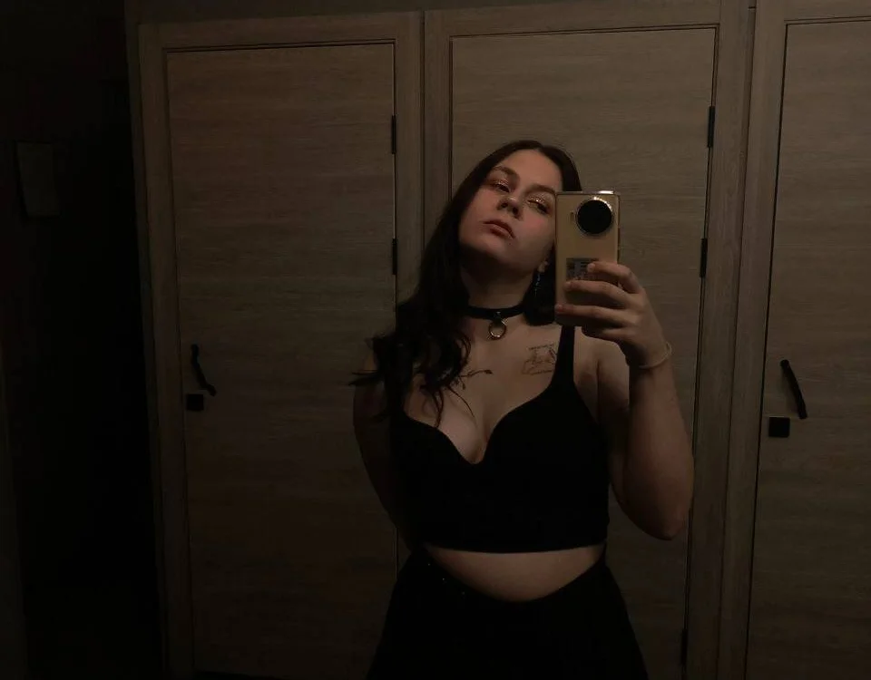 Fanny_Millie offline chatrum