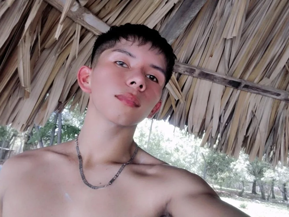 Hyunjin_Son 離線 XXX 聊天