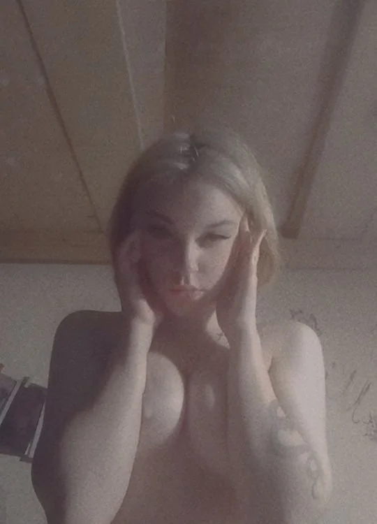 LiyaLollipop's Offline XXX Chat