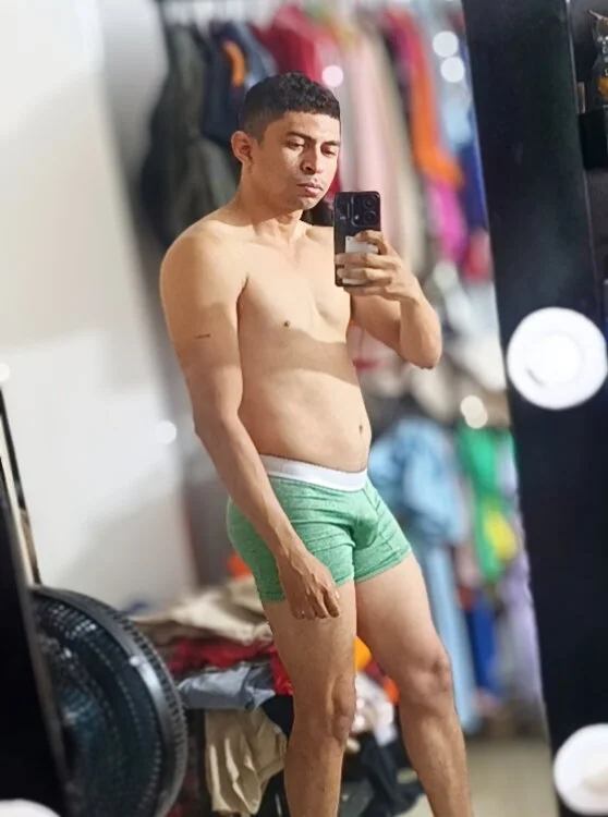 tupapi10_'s Offline Chat Room