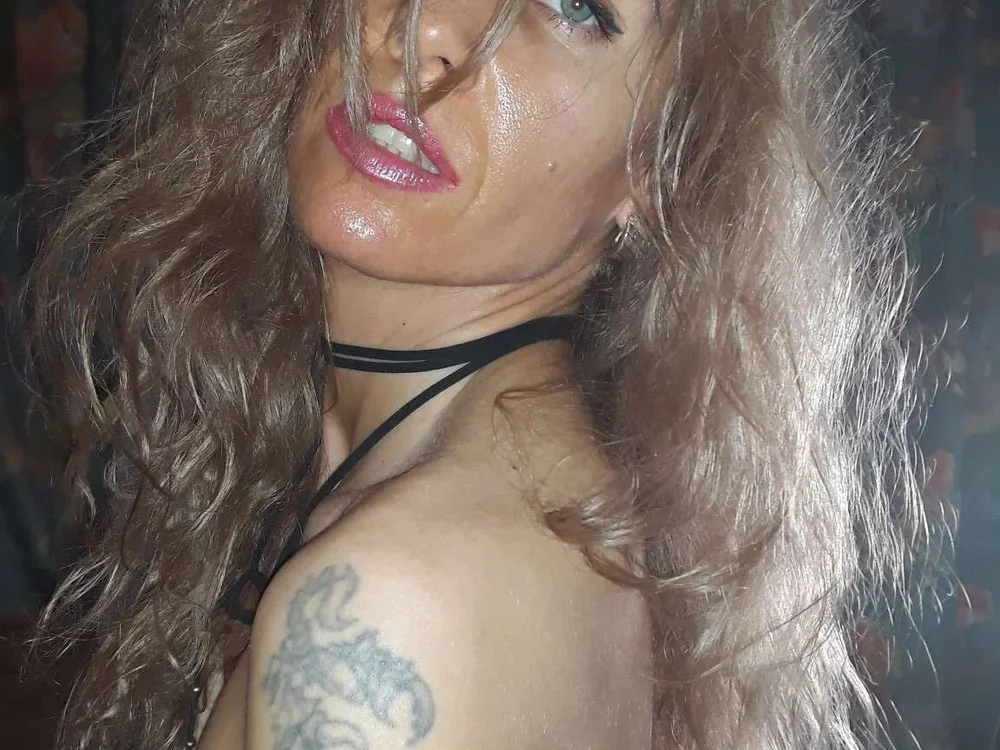 sarateu's Offline XXX Chat