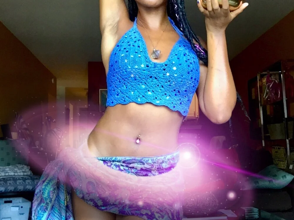 QueenYembo69's Offline XXX Chat