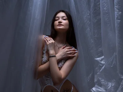 GussieGoold - Girl 