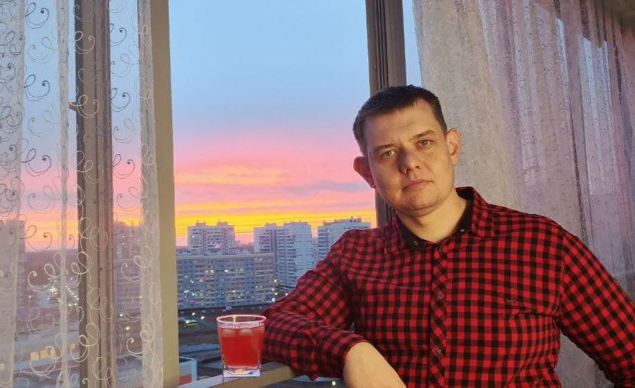Adam_Whitelakex Offline Chatraum