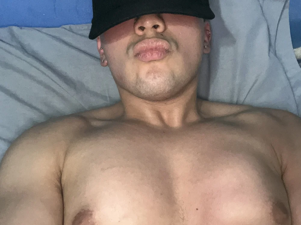 latinbigboy 離線 XXX 聊天