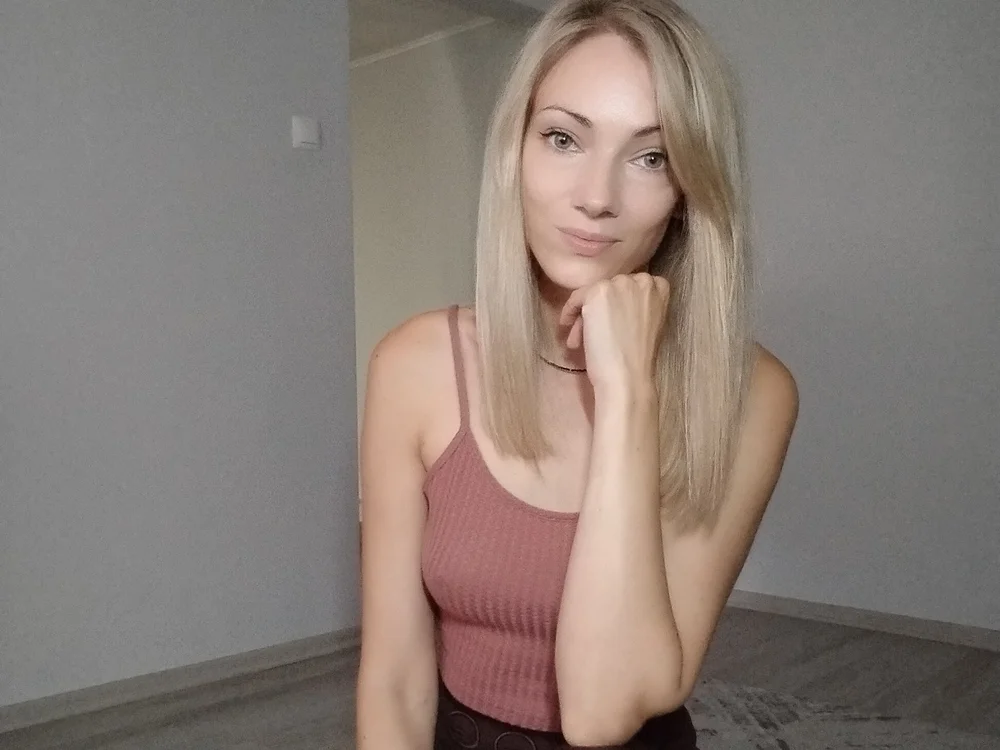 NatalieeQ's Offline Chat Room