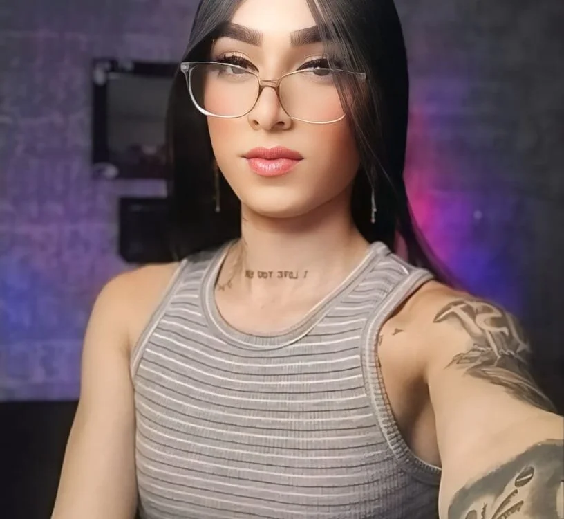 sofiah_23's Offline Chat Room