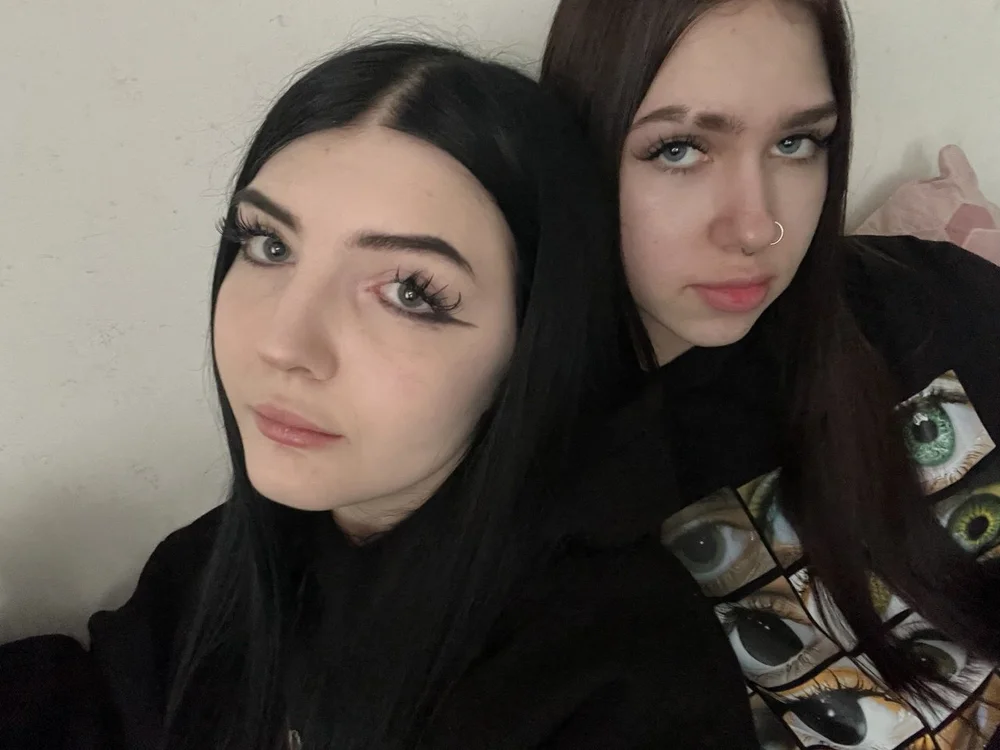 Jess_and_Ruth offline chatrum