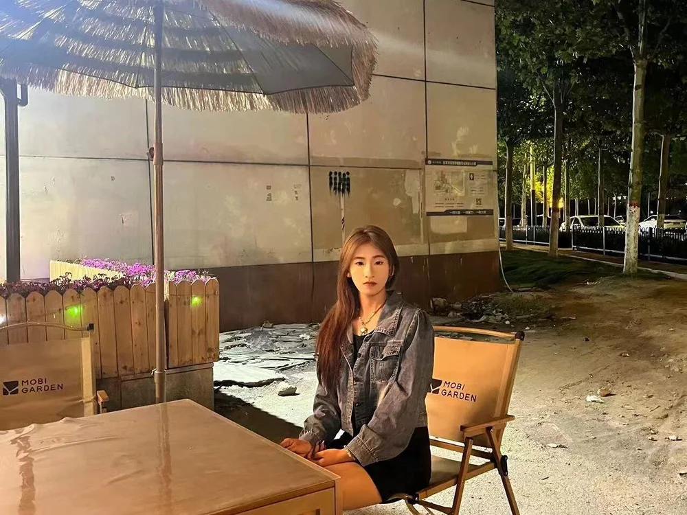 Lixiaoxu1315's Offline XXX Chat