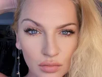 Goldenndoll