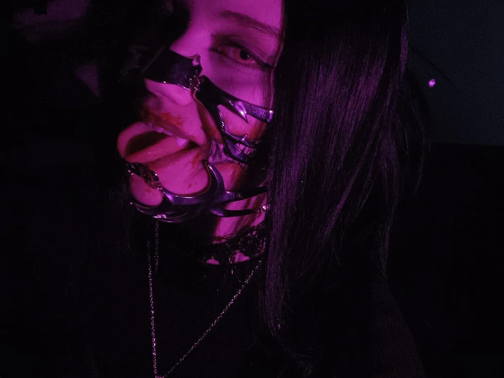 VenusBertsch's Offline Chat Room