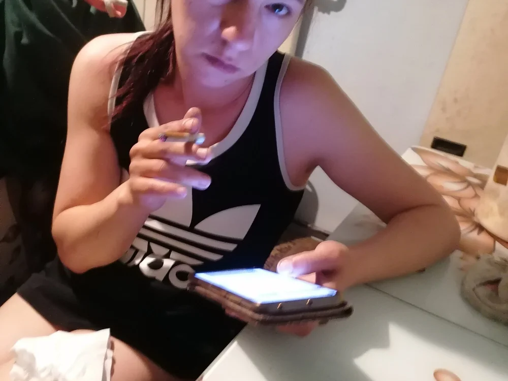 Cicamicakinga's Offline Chat Room