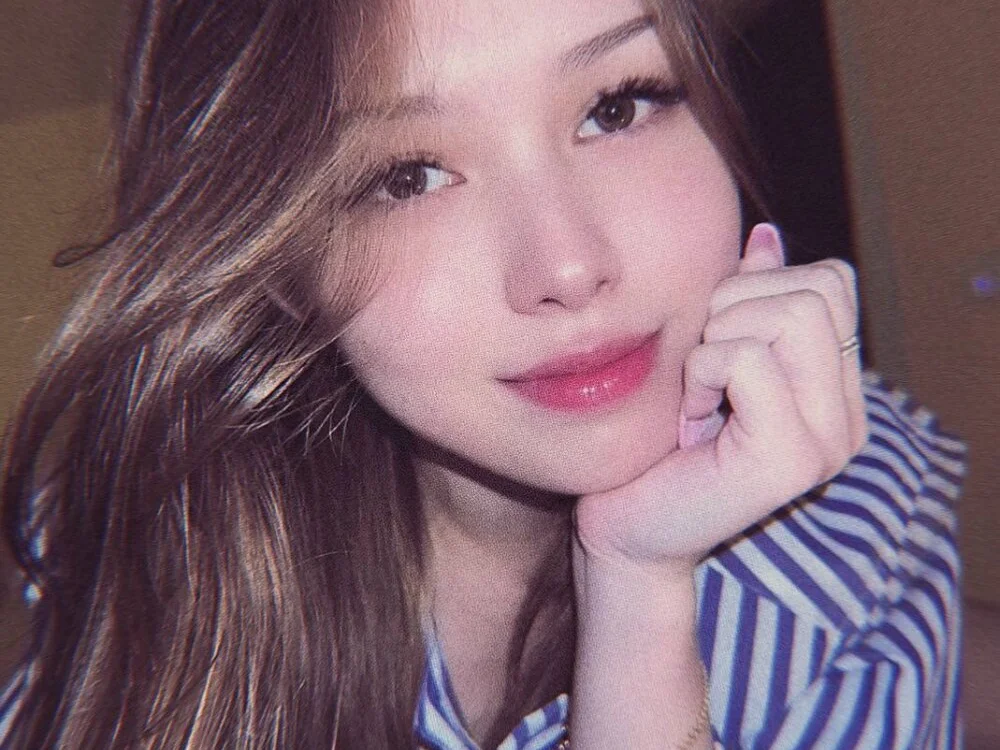 Nelly_Sweetgirl: συνομιλία ΧΧΧ εκτός σύνδεσης