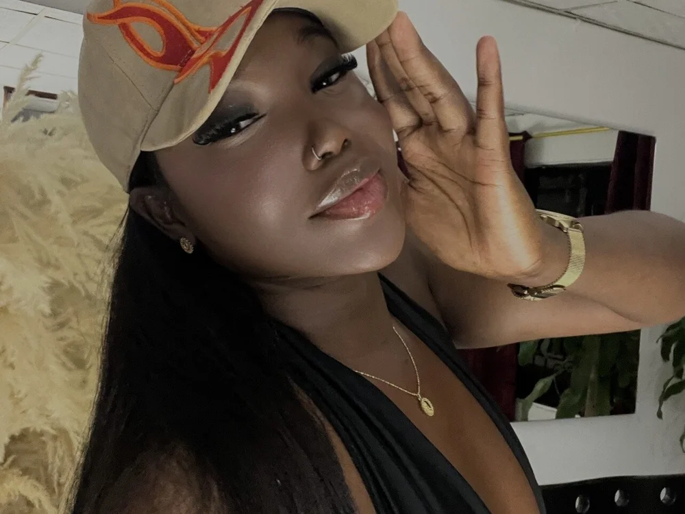 Dionysha_'s Offline XXX Chat