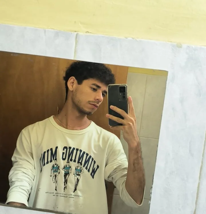 DamianStonee's Offline Chat Room