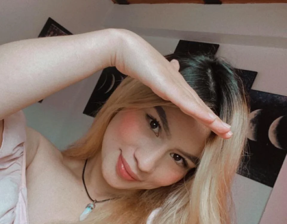 Sabrina_models' Offline Chat Room