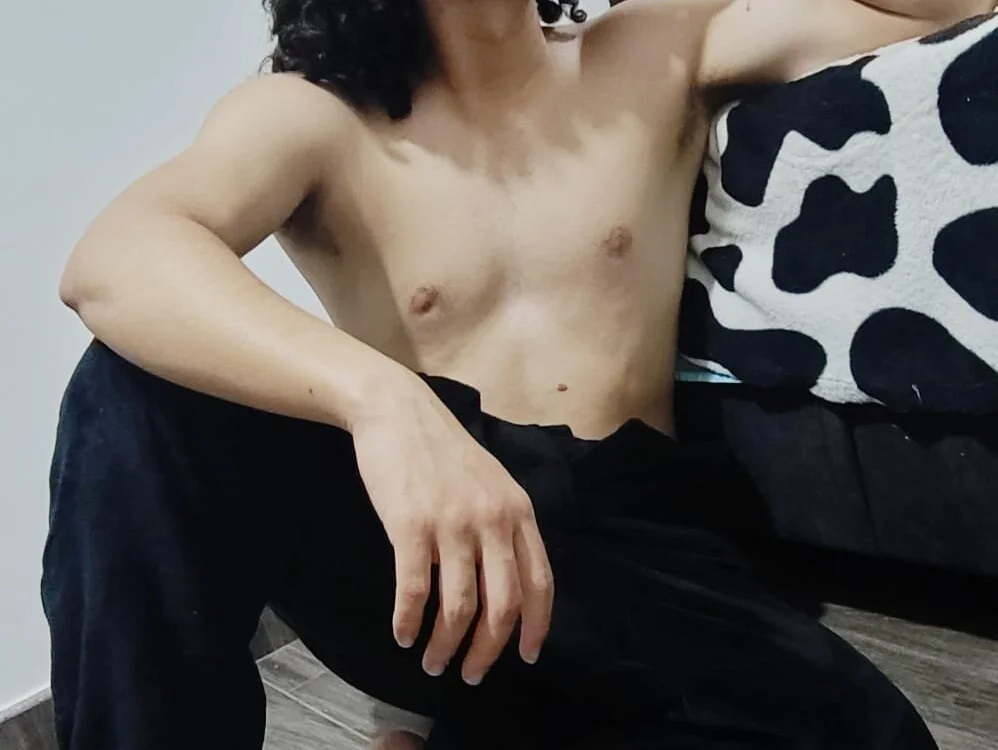 damianbi 離線 XXX 聊天