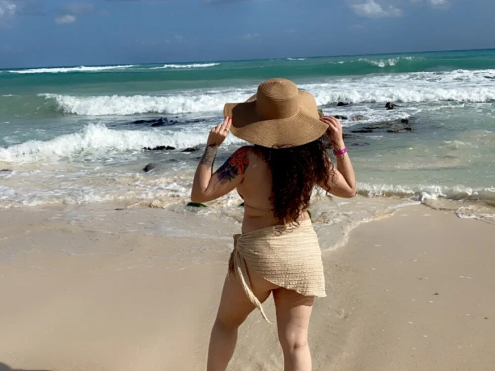 Chatroom XXX hors ligne de hintofhoneyy