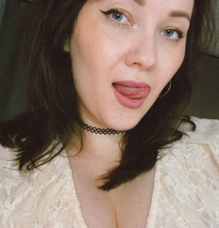 Kiss_My_Body অফলাইন XXX চ্যাট