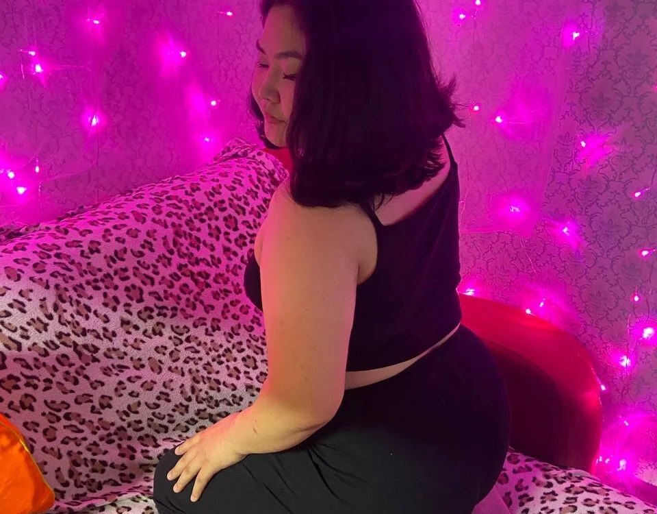Asian_Ely_Dream's Offline Chat Room