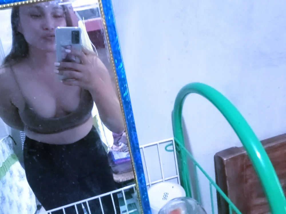 QueenLadyboy's Offline Chat Room