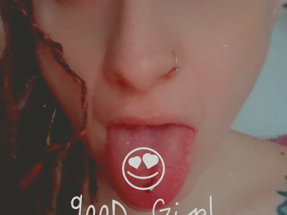 Angie_Upsidedown offline chatrum