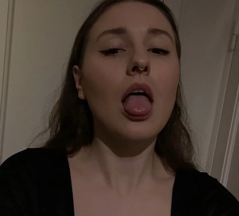 LuckyMeSweden's Offline XXX Chat