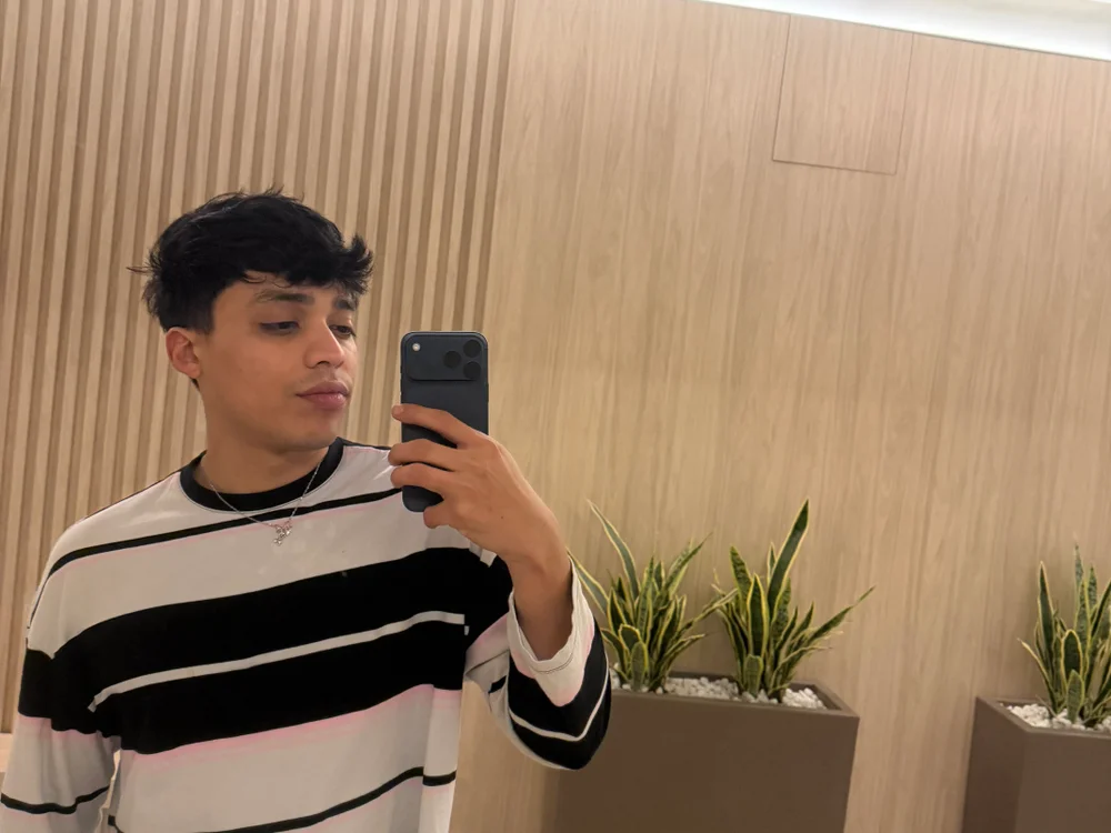 AlexisNewton offline XXX-chat