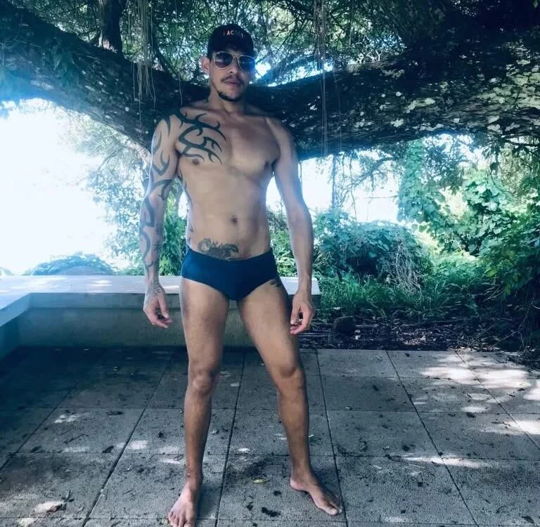 Tatuadomoreno23cm Offline XXX-Chat