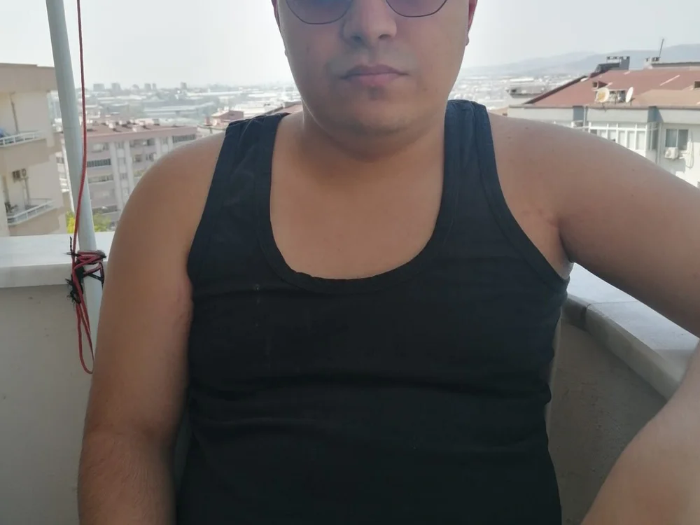 mert56678 Adlı Modelin Çevrimdışı XXX Sohbeti