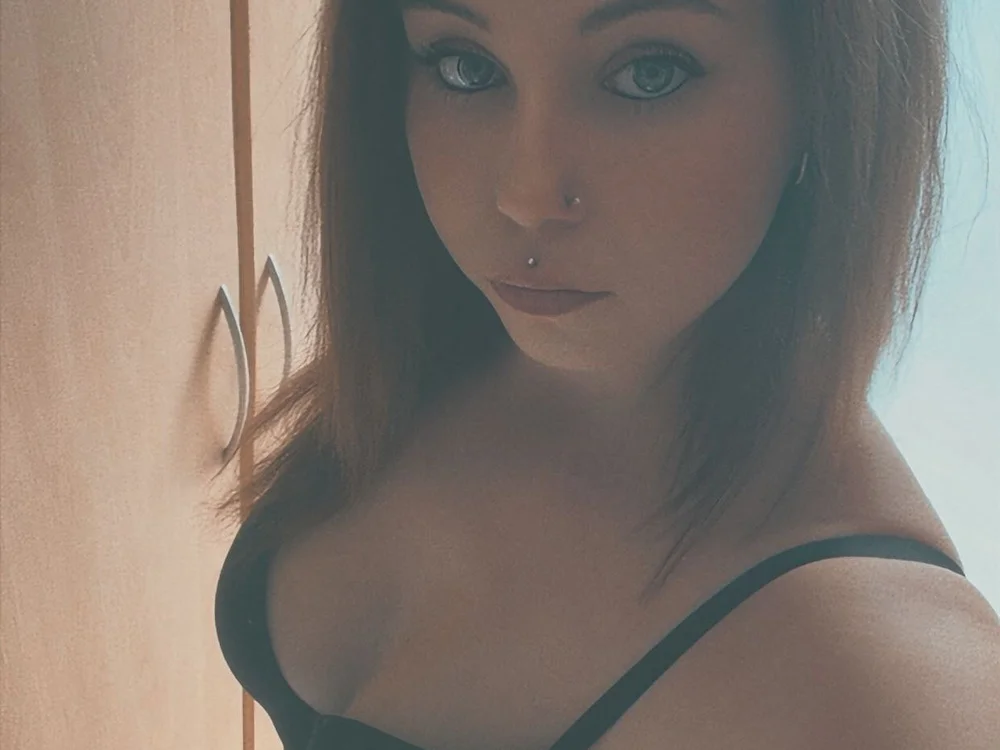 NinaBlack22's Offline XXX Chat