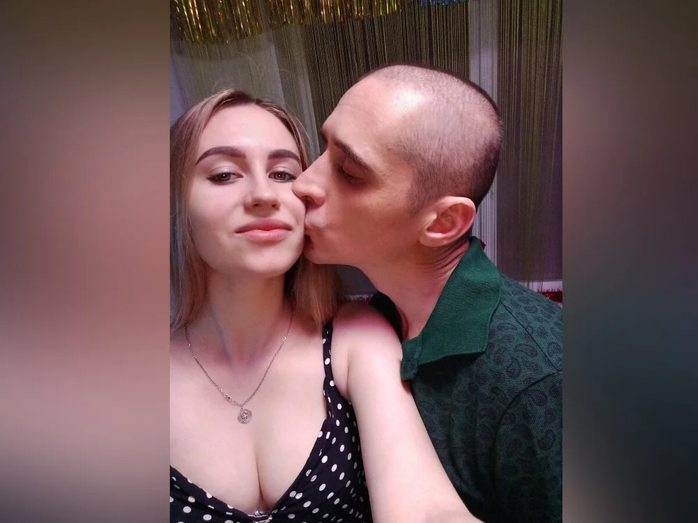 ClaireAndPhil's Offline Chat Room