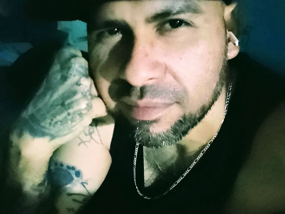 Sixloco72 Offline XXX-chat