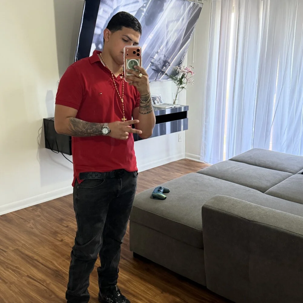 Alejandro777xxxx live webcam