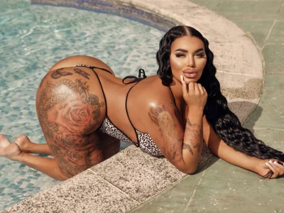 BIGBOOTYELLIEXXX — live female cam