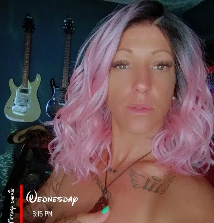 Tiffneycherie Offline XXX-Chat