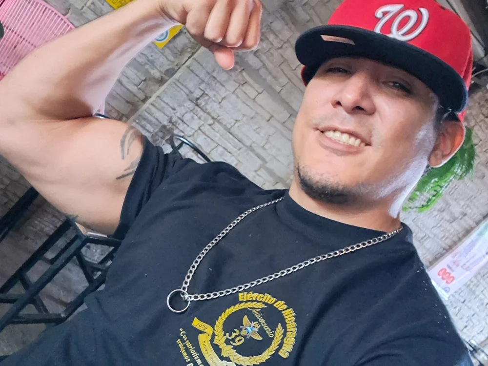 Offline XXX chat modela TazmaniaMan