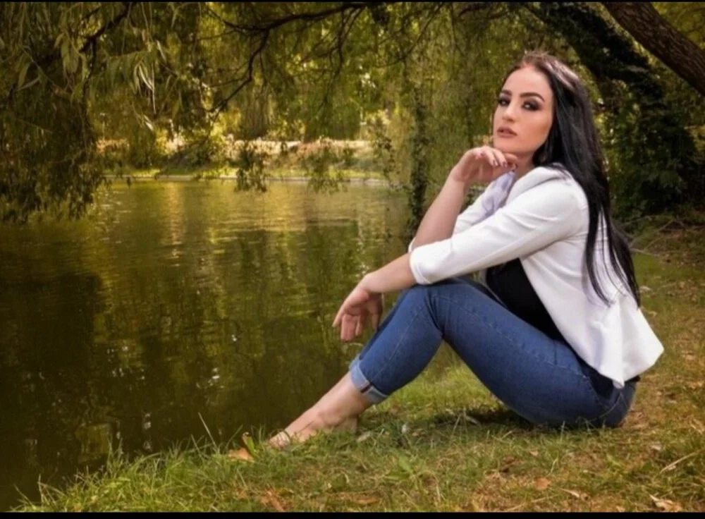 IsabelleLee's Offline Chat Room