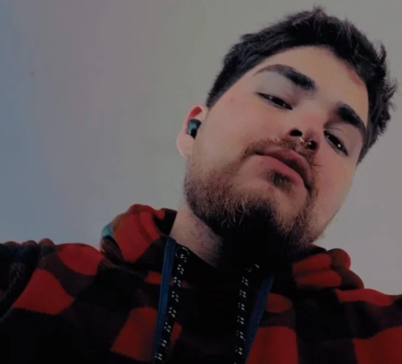Renzo_os' Offline Chat Room