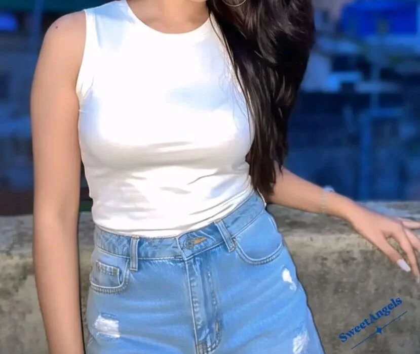 Rani_2003 Adlı Modelin Çevrimdışı XXX Sohbeti