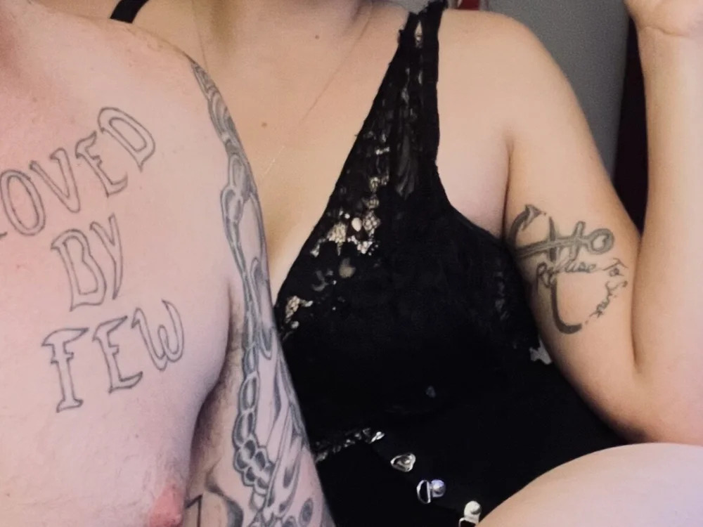 SheIsFilthy's Offline Chat Room