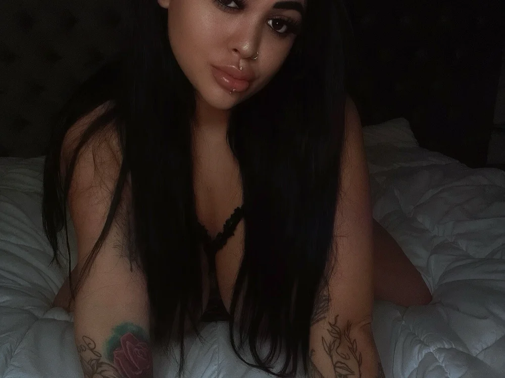 moniquexo95's Offline XXX Chat