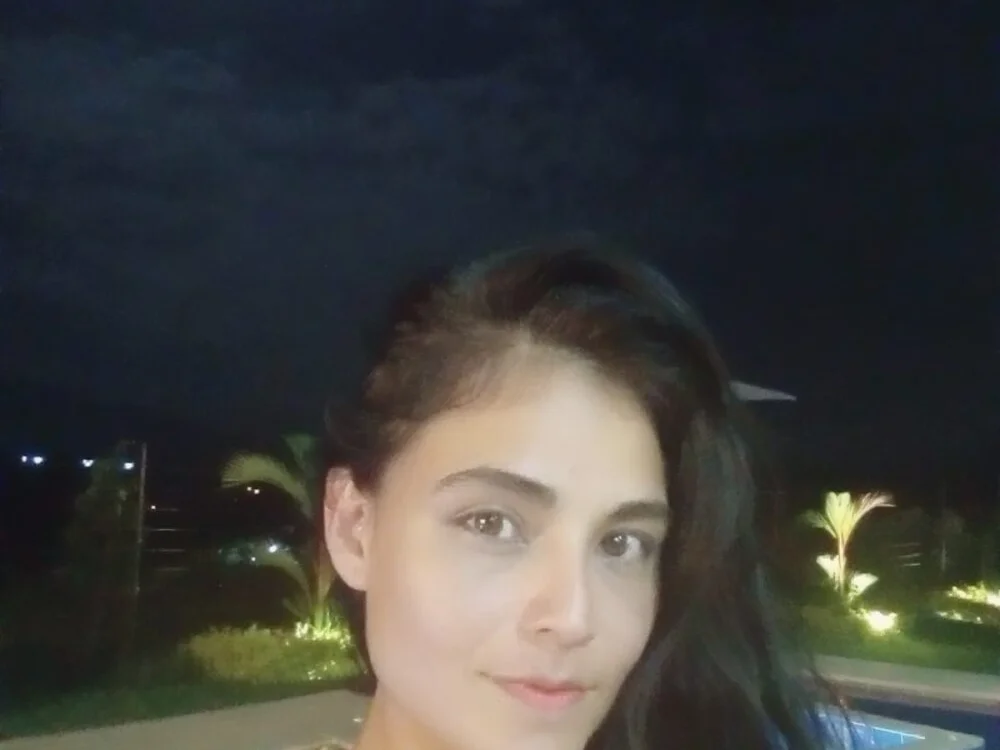 anierouse__'s Offline XXX Chat