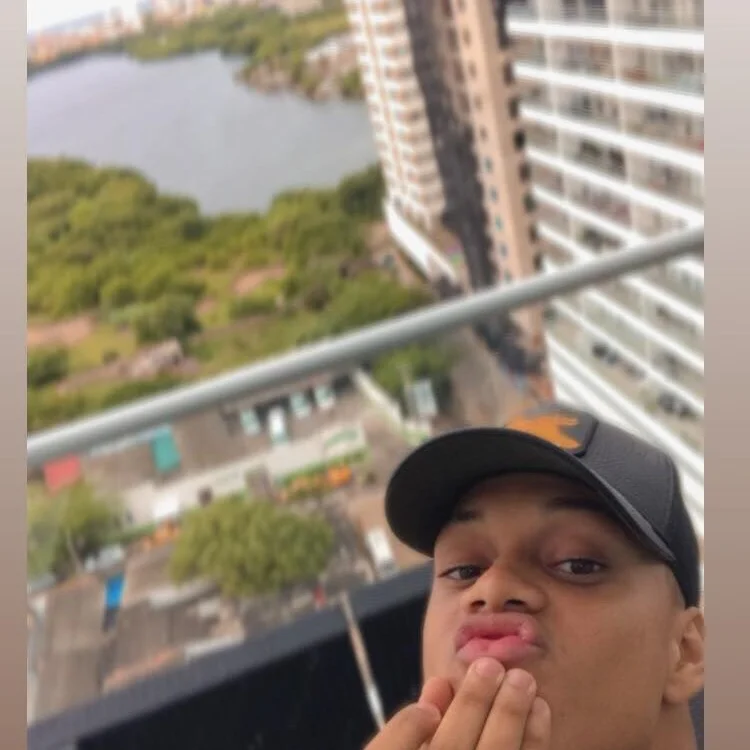 stevenamenazzy Offline XXX-chat