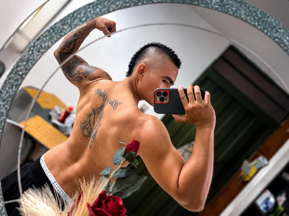 6Baby6Tattoo6's Offline Chat Room