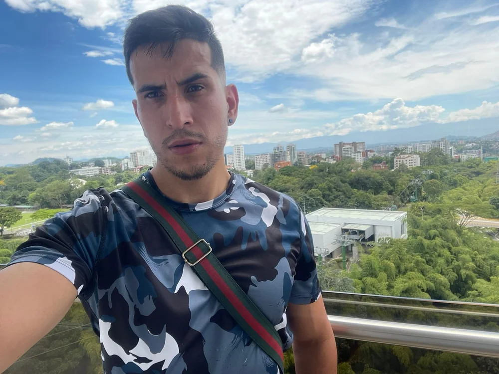 HarryDesire Offline XXX-chat