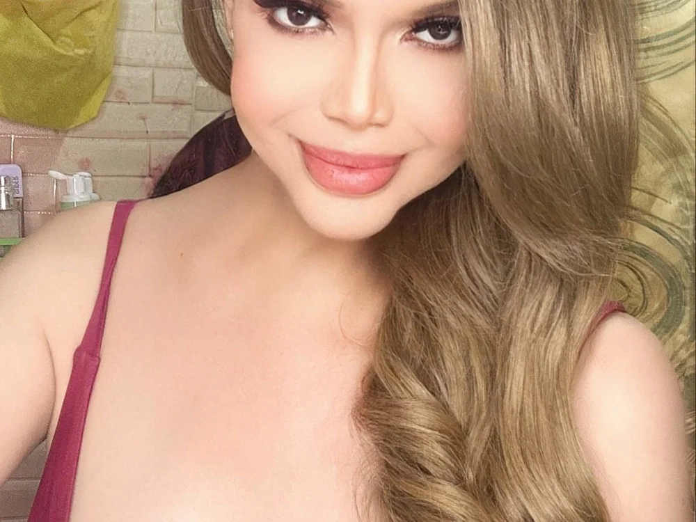 ห้องแชทออฟไลน์ของ bombshellyani8inches