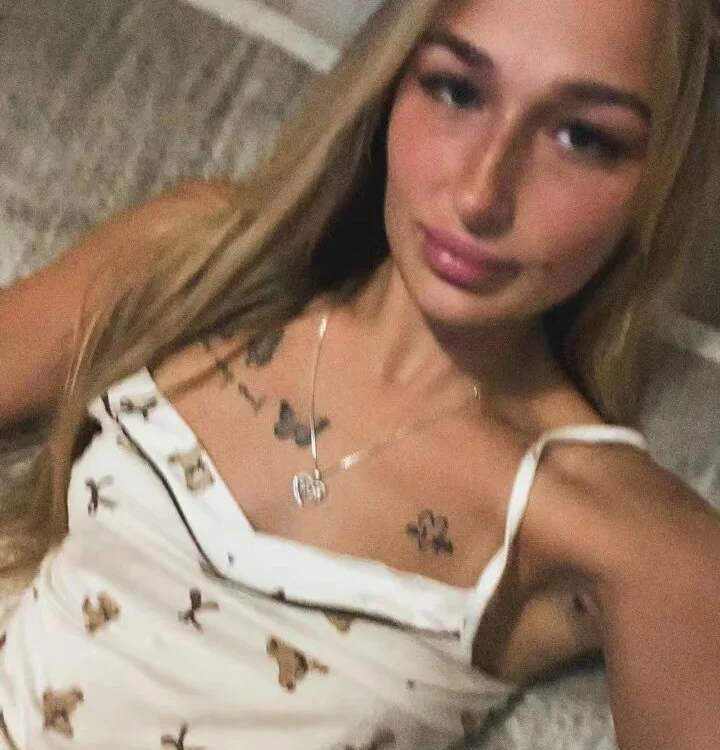 NaughtyA_x's Offline XXX Chat