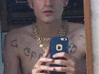 YoungBigWhiteCockGuy's webcam live show