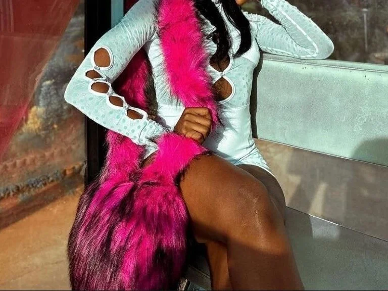 Pretty_Please Offline XXX-Chat